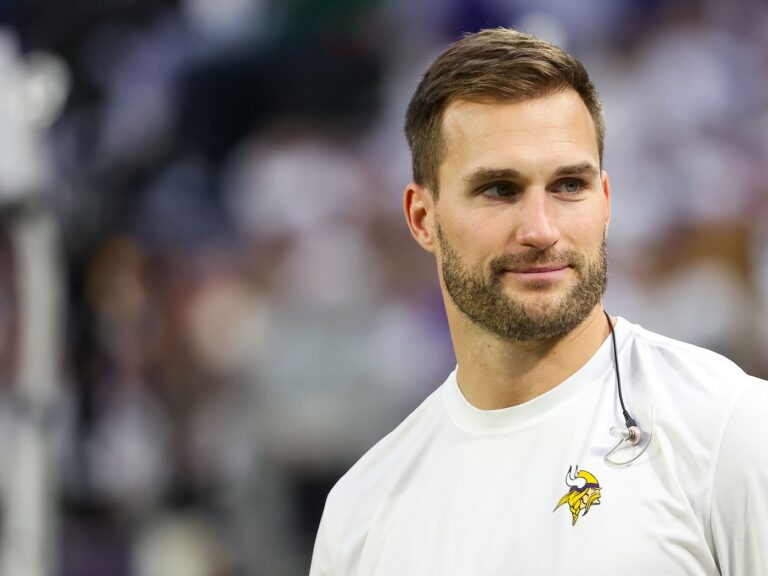 Kirk Cousins Haus: Sein geheimes Strandhaus in Michigan, enthüllt + sein verstecktes Haus in Minnesota Kirk Cousins