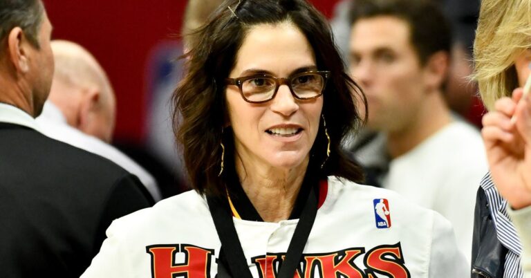 Jami Gertz Nettovermögen 2024: Wie viel Geld verdient sie? jami gertz