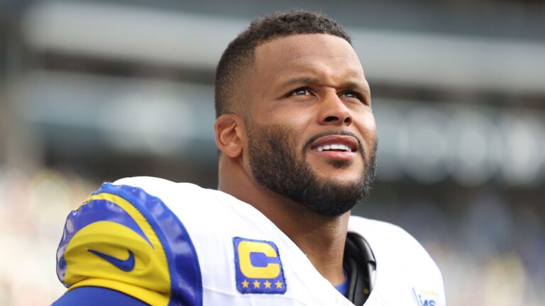 Aaron Donald: Wiki, Bio, Alter, Größe, Karriere, Freundin, Vermögen aaron donald