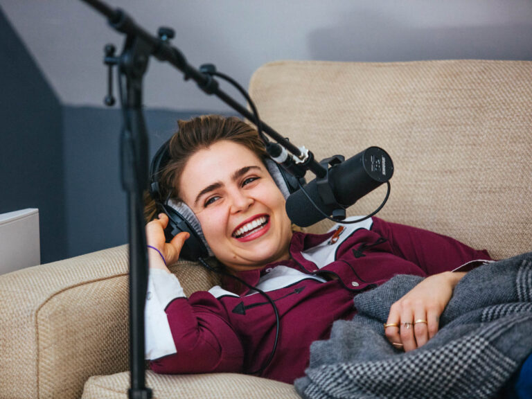 mae whitman