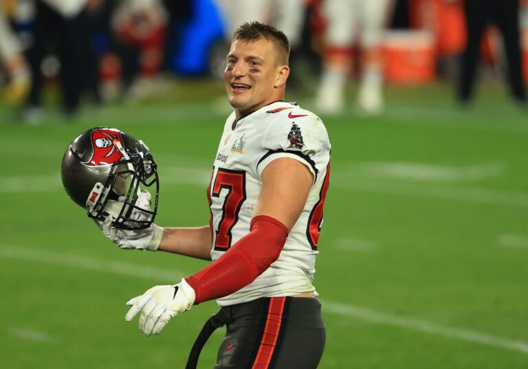 Rob Gronkowskis Vermögen: Wie viel ist der Tight End der Buccaneers nach dem Sieg im Super Bowl LV wert? rob gronkowski