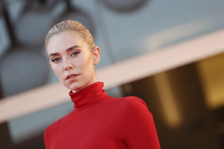 Vanessa Kirby Biografie: Größe, Vermögen, Alter, Affäre, Familie, Wiki, Fakten vanessa kirby