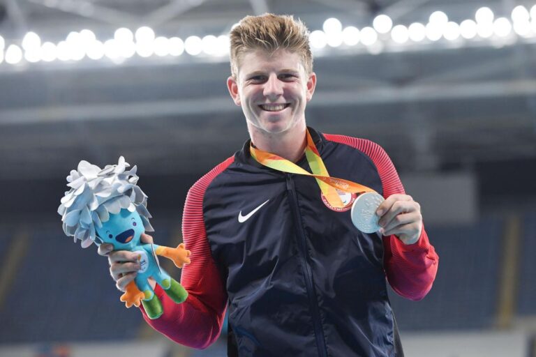 Paralympics-Teilnehmer Hunter Woodhall gab sein Leichtathletik-Stipendium der Division I auf, um Profi zu werden. hunter woodhall